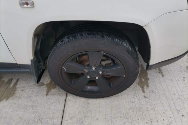 Used Jeep Compass 2014 2.4L Four-Wheel Drive Serpentine Collection Edition Right Front Wheel Hub