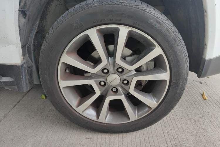 Used Jeep Compass 2014 Revised Version 2.0L Two-Wheel Drive Elite Edition Right Front Wheel Hub