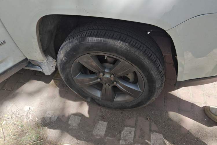 Used Jeep Compass 2014 Revised Version 2.4L Four-Wheel Drive Comfort Edition Right Front Wheel Hub