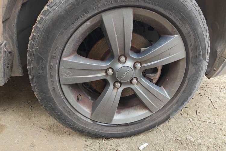 Used Jeep Compass 2014 Revised Version 2.4L Four-Wheel Drive Comfort Edition Right Front Wheel Hub
