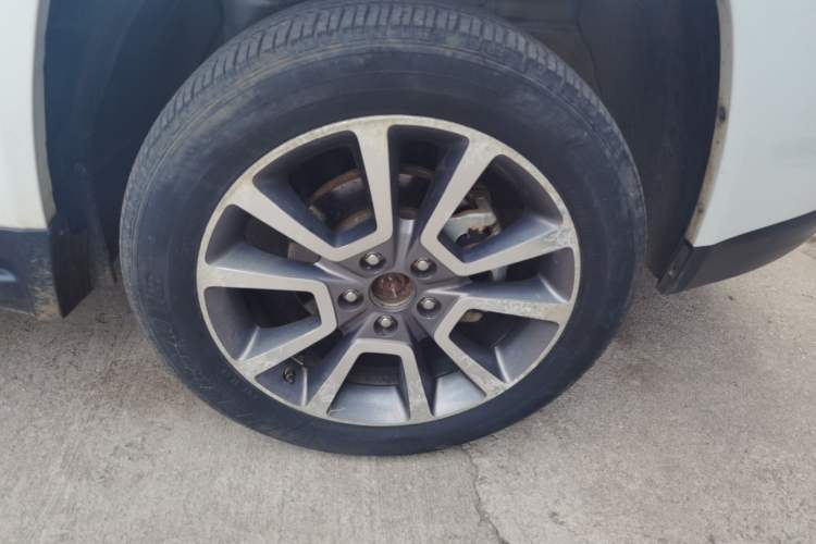 Used Jeep Compass 2014 Revised Version 2.4L Four-Wheel Drive Luxury Edition Right Front Wheel Hub