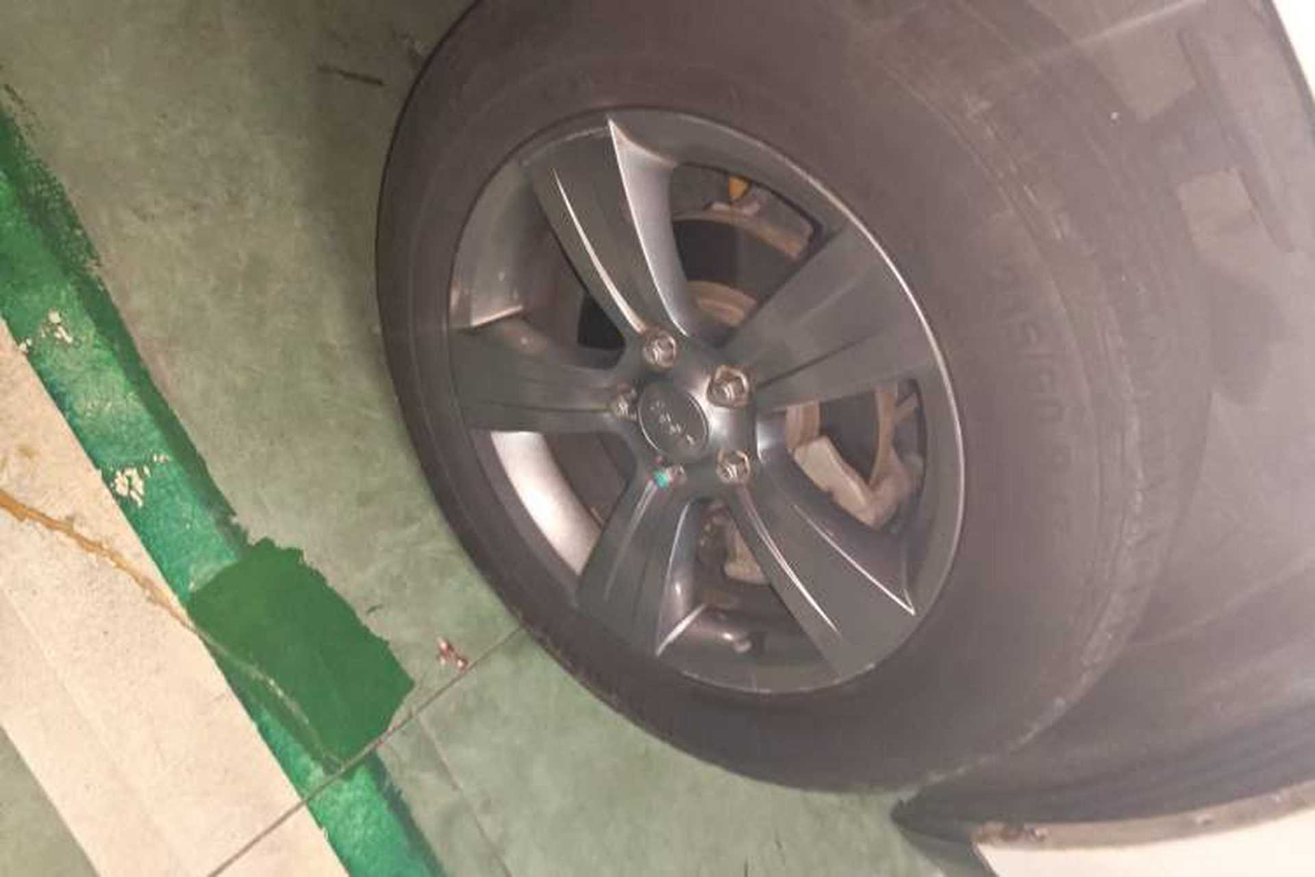 Used Jeep Compass 2014 2.4L Four-Wheel Drive Serpentine Collection Edition Right Front Wheel Hub