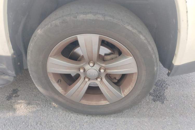 Used Jeep Compass 2014 Revised Version 2.4L Four-Wheel Drive Comfort Edition Right Front Wheel Hub