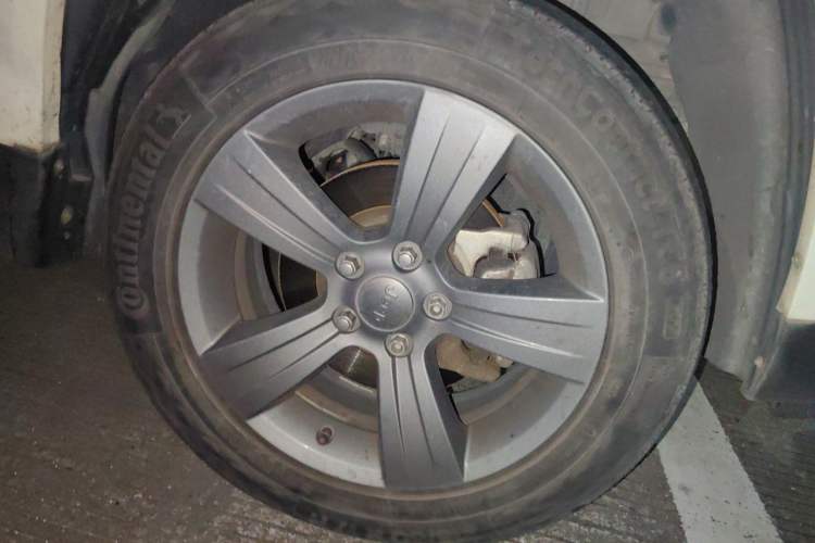 Used Jeep Compass 2014 2.4L Four-Wheel Drive Serpentine Collection Edition Right Front Wheel Hub