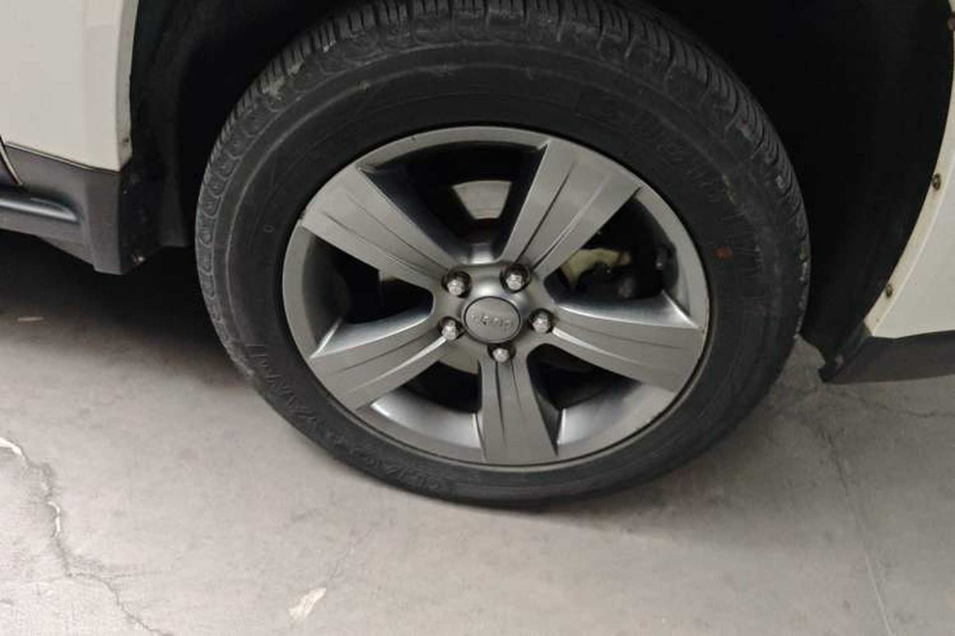 Used Jeep Compass 2014 Revised Version 2.4L Four-Wheel Drive Comfort Edition Right Front Wheel Hub