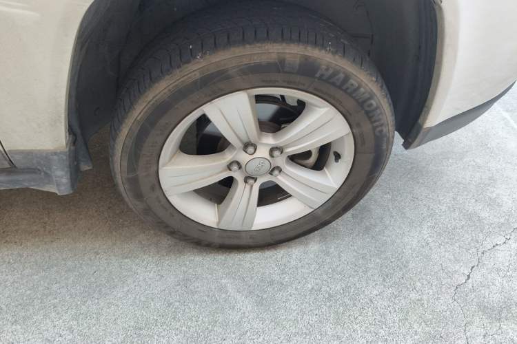 Used Jeep Compass 2014 Revised Version 2.0L Two-Wheel Drive Entry-Level Edition Right Front Wheel Hub