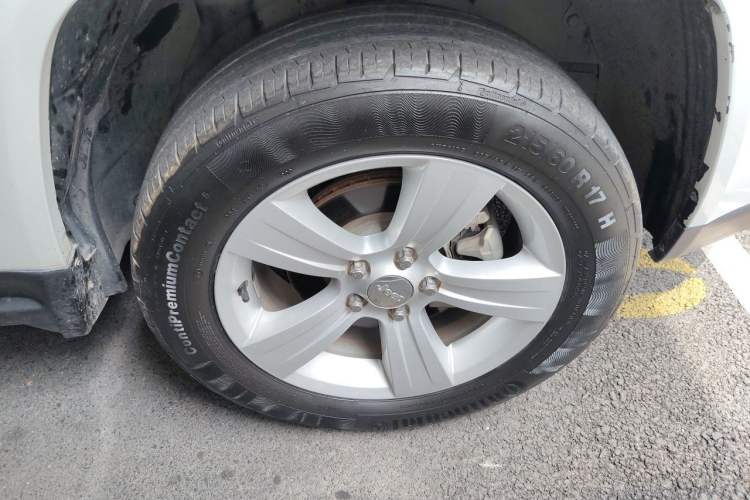 Used Jeep Compass 2014 2.0L two-wheel drive sport version Right Front Wheel Hub