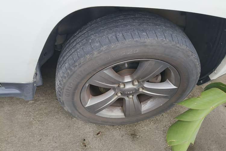 Used Jeep Compass 2014 Revised Version 2.4L Four-Wheel Drive Comfort Edition Right Front Wheel Hub
