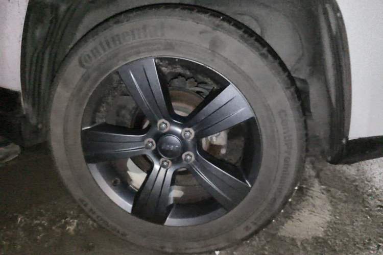 Used Jeep Compass 2014 Revised Version 2.4L Four-Wheel Drive Comfort Edition Right Front Wheel Hub