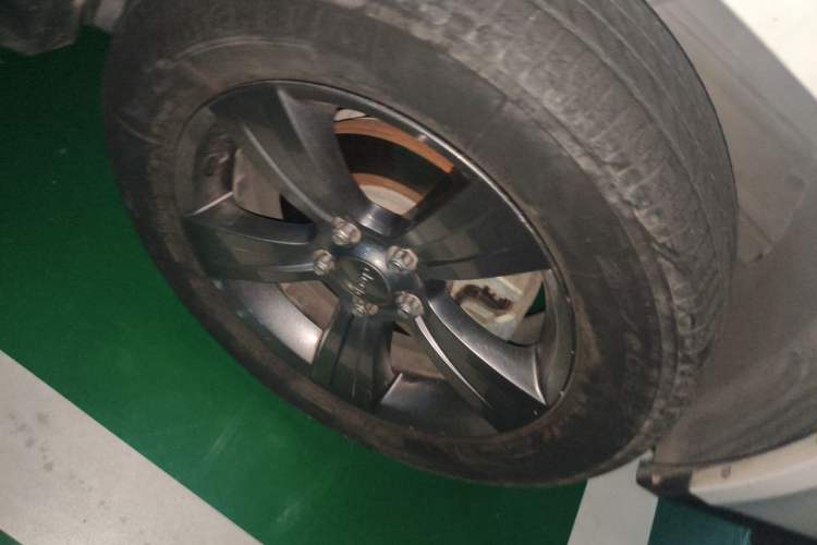 Used Jeep Compass 2014 Revised Version 2.4L Four-Wheel Drive Comfort Edition Right Front Wheel Hub