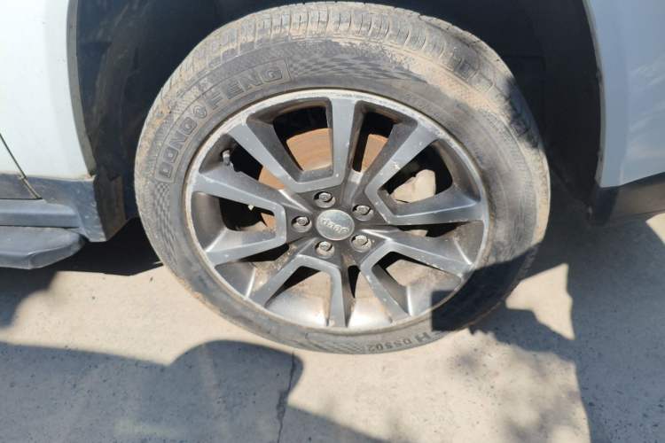 Used Jeep Compass 2014 Revised Version 2.0L Two-Wheel Drive Elite Edition Right Front Wheel Hub