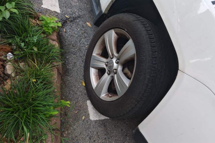 Used Jeep Compass 2014 Revised Version 2.0L Two-Wheel Drive Entry-Level Edition Right Front Wheel Hub