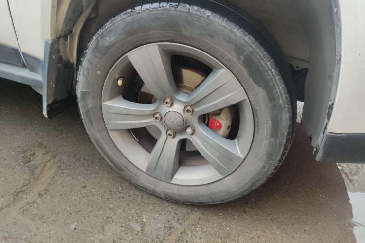 Used Jeep Compass 2014 Revised Version 2.4L Four-Wheel Drive Comfort Edition Right Front Wheel Hub