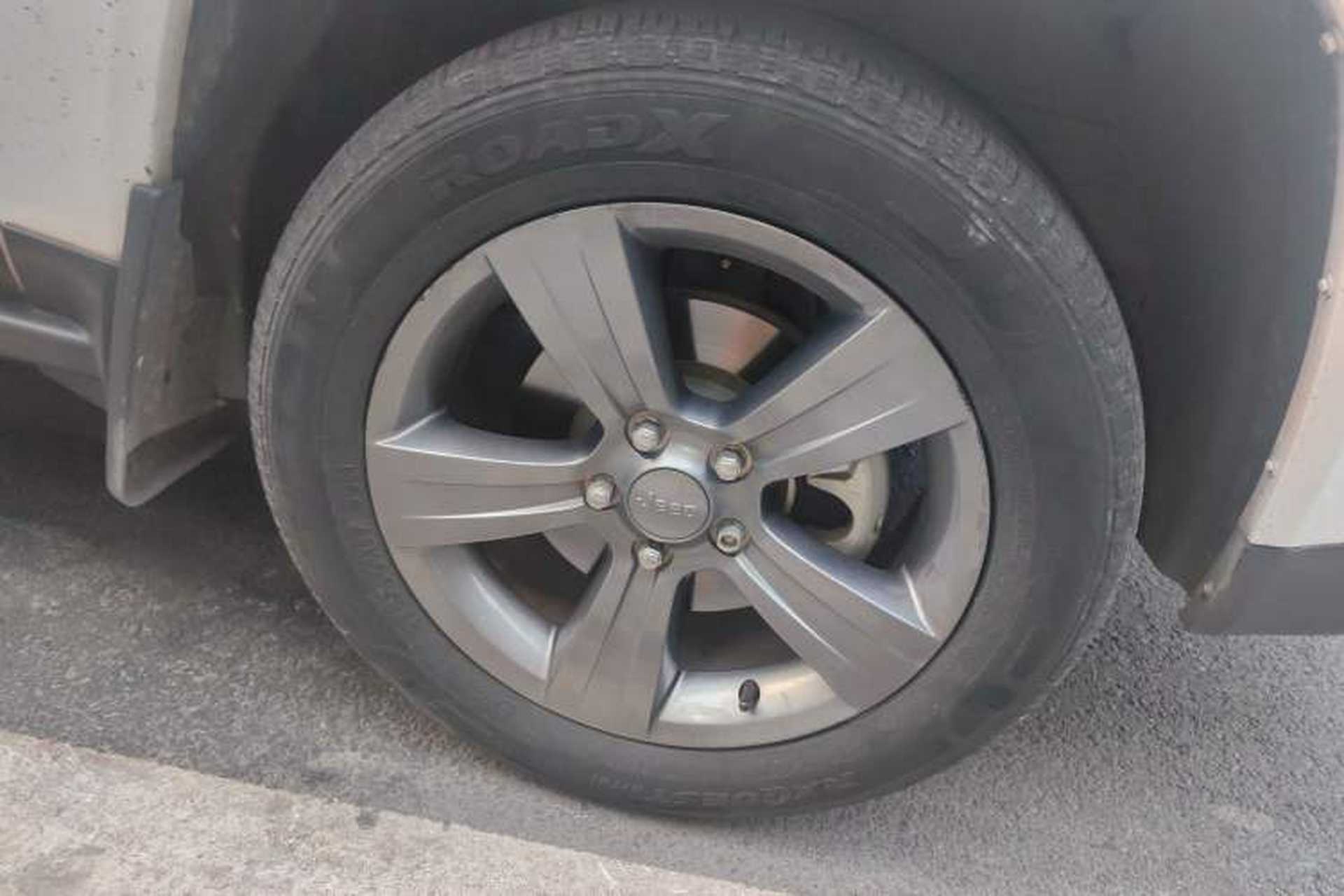 Used Jeep Compass 2014 2.4L Four-Wheel Drive Serpentine Collection Edition Right Front Wheel Hub