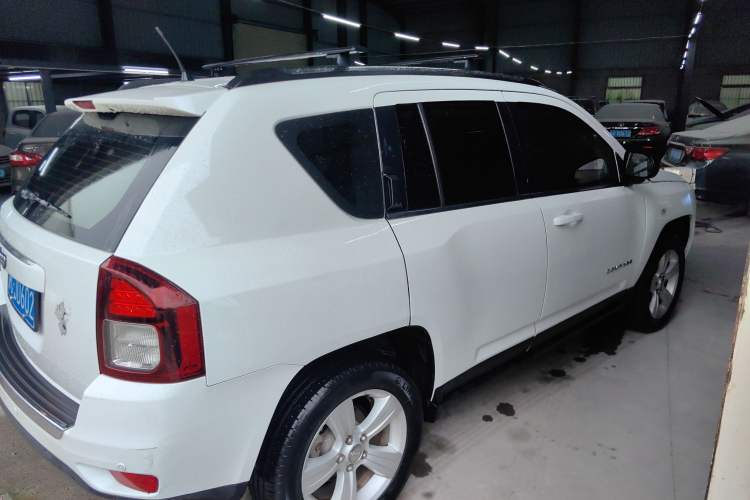 Used Jeep Compass 2014 Revised Version 2.0L Two-Wheel Drive Entry-Level Edition Right Rear Taillight