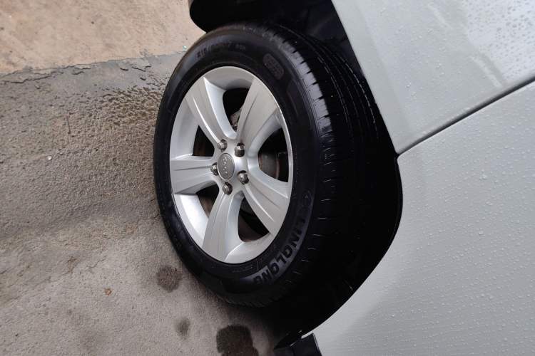 Used Jeep Compass 2014 Revised Version 2.0L Two-Wheel Drive Entry-Level Edition Right Rear Wheel Hub