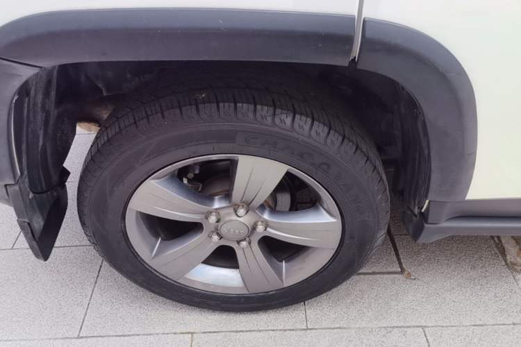 Used Jeep Compass 2014 Revised Version 2.4L Four-Wheel Drive Comfort Edition Right Rear Wheel Hub