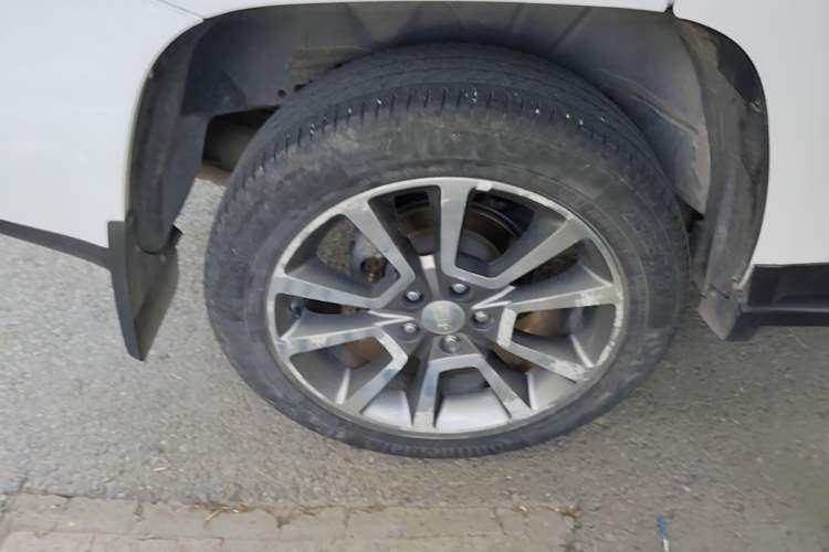 Used Jeep Compass 2014 Revised Version 2.4L Four-Wheel Drive Luxury Edition Right Rear Wheel Hub