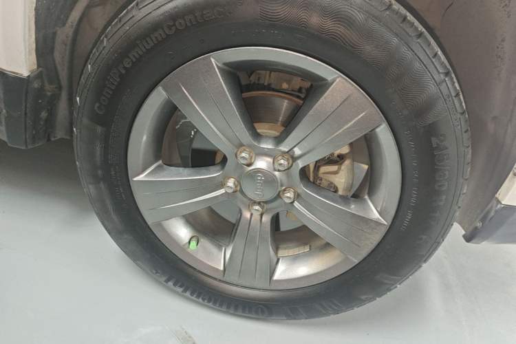 Used Jeep Compass 2014 Revised Version 2.4L Four-Wheel Drive Comfort Edition Right Rear Wheel Hub