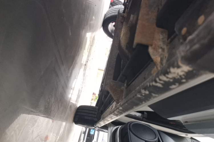 Used Jeep Compass 2014 2.4L four-wheel drive luxury navigation version Right Side Sill