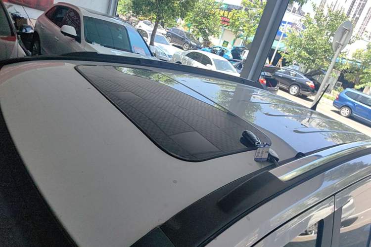 Used Jeep Compass 2014 2.0L two-wheel drive luxury version Roof