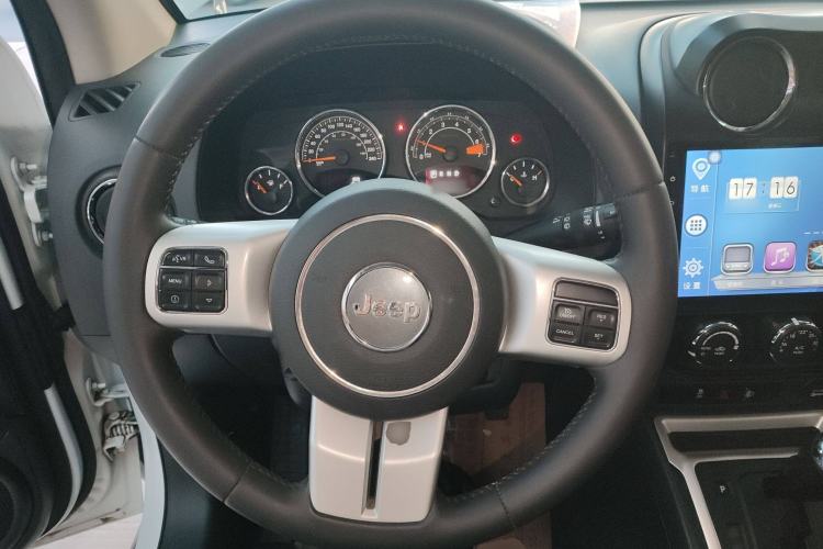 Used Jeep Compass 2014 Revised Version 2.4L Four-Wheel Drive Comfort Edition Steering Wheel