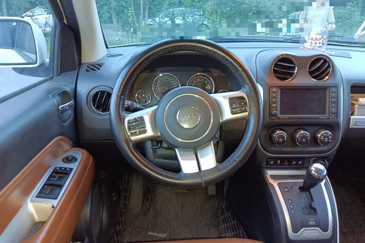 Used Jeep Compass 2014 2.4L four-wheel drive luxury navigation version Steering Wheel