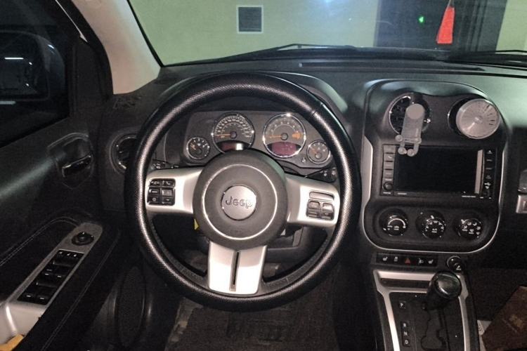 Used Jeep Compass 2014 Revised Version 2.0L Two-Wheel Drive Elite Edition Steering Wheel