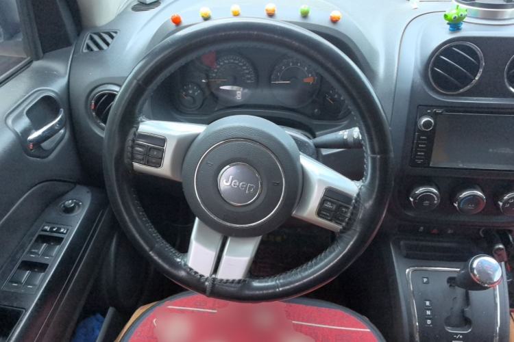 Used Jeep Compass 2014 2.0L two-wheel drive sport version Steering Wheel