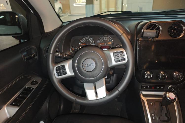 Used Jeep Compass 2014 Revised Version 2.0L Two-Wheel Drive Elite Edition Steering Wheel