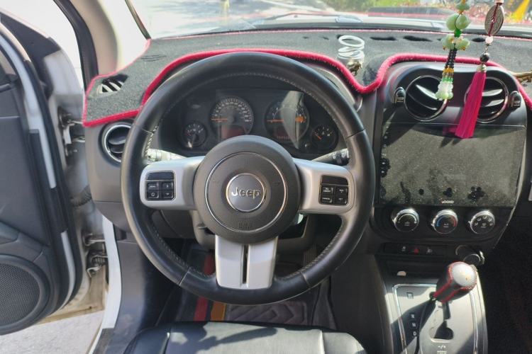 Used Jeep Compass 2014 2.0L two-wheel drive sport version Steering Wheel