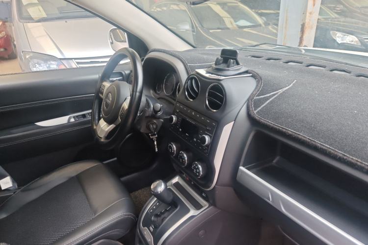 Used Jeep Compass 2014 Revised Version 2.4L Four-Wheel Drive Comfort Edition Steering Wheel