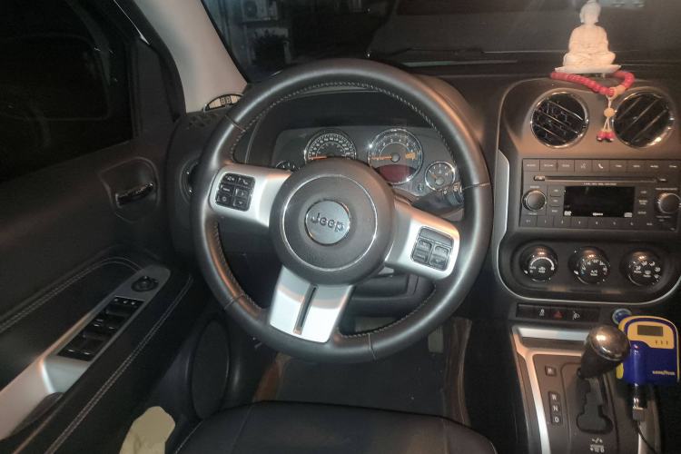 Used Jeep Compass 2014 Revised Version 2.4L Four-Wheel Drive Comfort Edition Steering Wheel