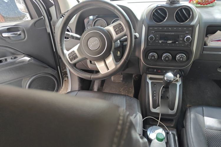 Used Jeep Compass 2014 Revised Version 2.4L Four-Wheel Drive Comfort Edition Steering Wheel