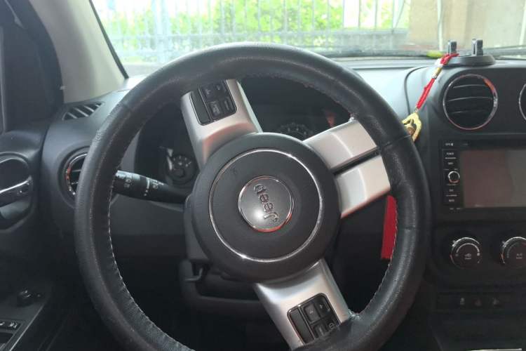 Used Jeep Compass 2014 Revised Version 2.0L Two-Wheel Drive Entry-Level Edition Steering Wheel