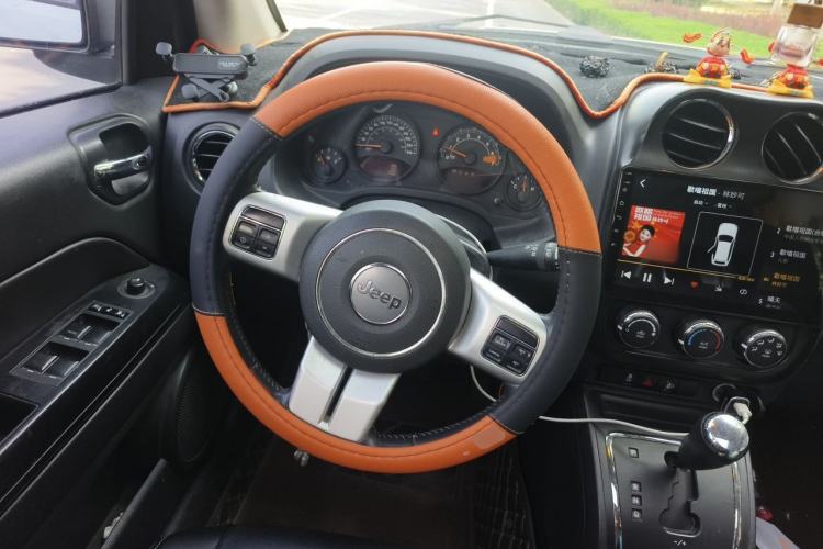 Used Jeep Compass 2014 2.0L two-wheel drive urban version Steering Wheel