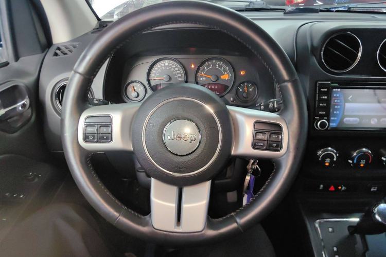 Used Jeep Compass 2014 Revised Version 2.0L Two-Wheel Drive Entry-Level Edition Steering Wheel