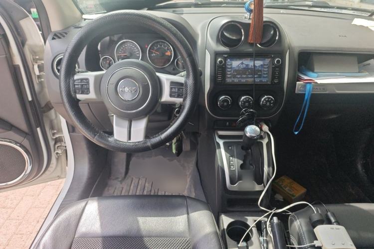 Used Jeep Compass 2014 Revised Version 2.4L Four-Wheel Drive Comfort Edition Steering Wheel