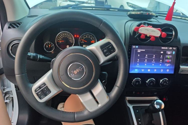 Used Jeep Compass 2014 Revised Version 2.4L Four-Wheel Drive Comfort Edition Steering Wheel