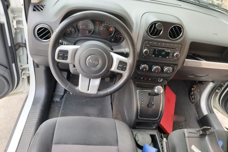 Used Jeep Compass 2014 Revised Version 2.0L Two-Wheel Drive Entry-Level Edition Steering Wheel