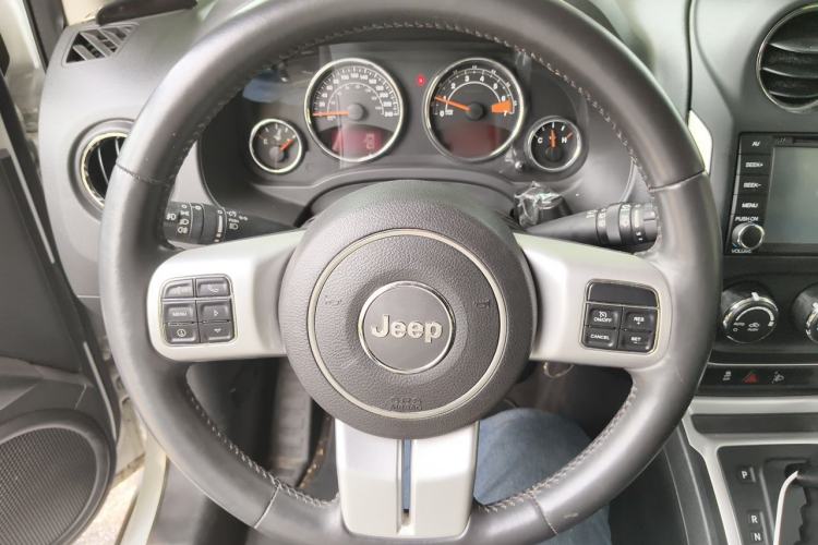 Used Jeep Compass 2014 Revised Version 2.4L Four-Wheel Drive Comfort Edition Steering Wheel