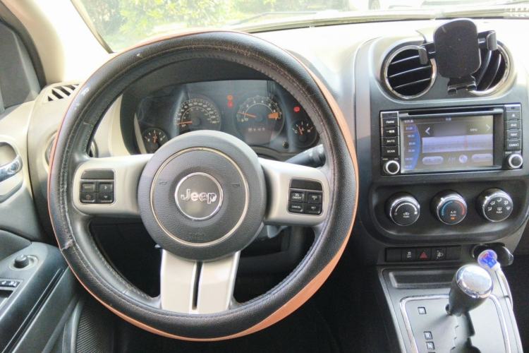 Used Jeep Compass 2014 2.0L two-wheel drive sport version Steering Wheel