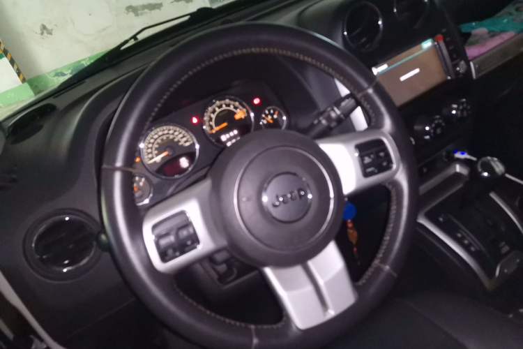 Used Jeep Compass 2014 2.4L Four-Wheel Drive Serpentine Collection Edition Steering Wheel