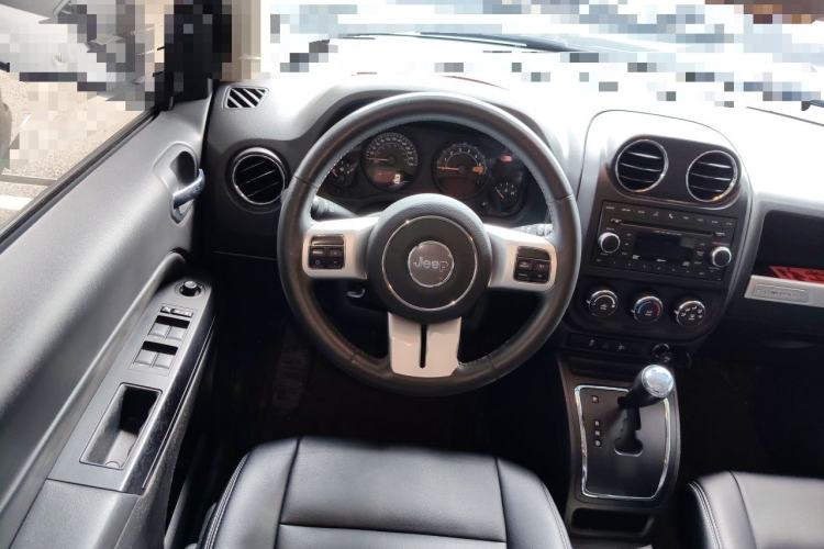 Used Jeep Compass 2014 2.0L two-wheel drive sport version Steering Wheel