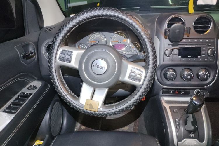 Used Jeep Compass 2014 Revised Version 2.4L Four-Wheel Drive Comfort Edition Steering Wheel