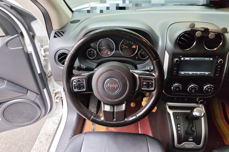 Used Jeep Compass 2014 Revised Version 2.4L Four-Wheel Drive Comfort Edition Steering Wheel