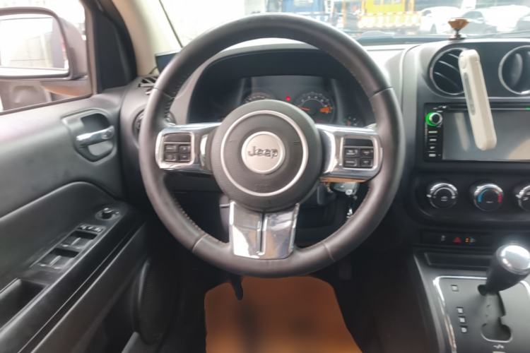 Used Jeep Compass 2014 Revised Version 2.0L Two-Wheel Drive Entry-Level Edition Steering Wheel