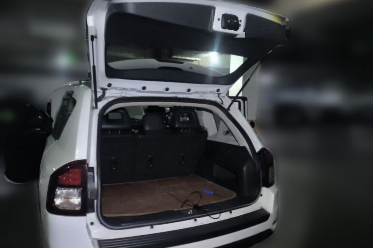 Used Jeep Compass 2014 Revised Version 2.0L Two-Wheel Drive Entry-Level Edition Trunk