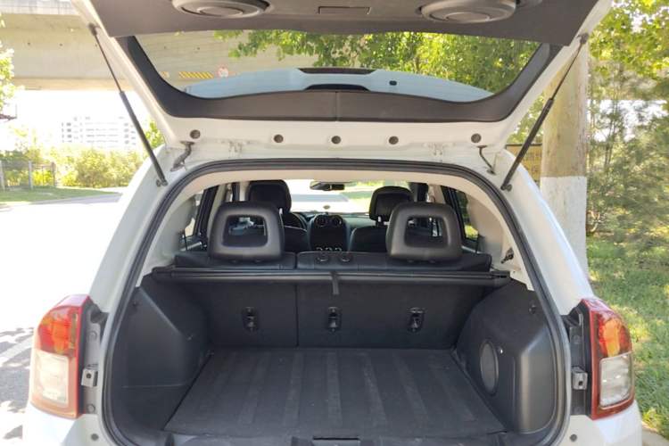 Used Jeep Compass 2014 Revised Version 2.4L Four-Wheel Drive Luxury Edition Trunk
