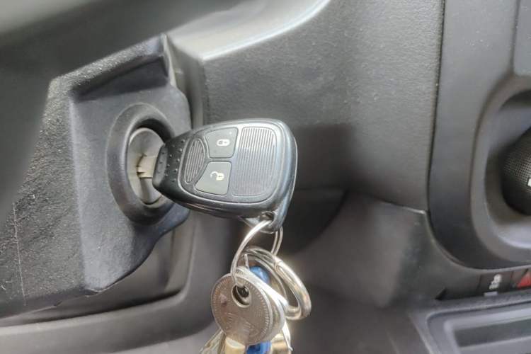 Used Jeep Compass 2014 2.4L four-wheel drive sport version Vehicle Key
